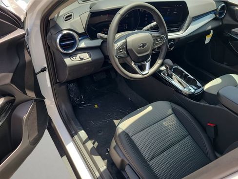 New 2026 Chevrolet Trax LT w/ Midnight Edition FWD image 19