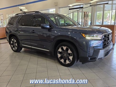 Used 2026 Honda Pilot Elite image 3