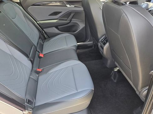 Certified 2026 Volkswagen Tiguan SE w/ Panoramic Sunroof Package FWD image 17