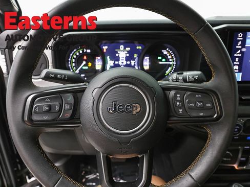 Used 2024 Jeep Wrangler Unlimited AWD/4WD image 10