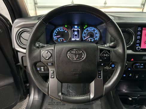 Used 2021 Toyota Tacoma TRD Off-Road image 17