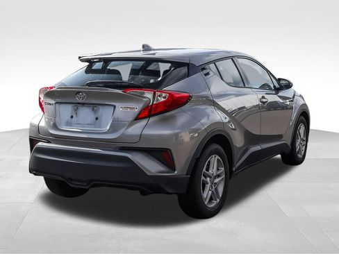 Used 2020 Toyota C-HR LE FWD image 4