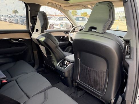 Certified 2025 Volvo XC90 B6 Plus image 31