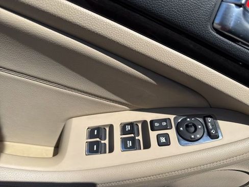 Used 2015 Kia Cadenza Premium FWD image 16