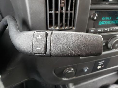 Used 2015 Chevrolet Express 2500 image 18