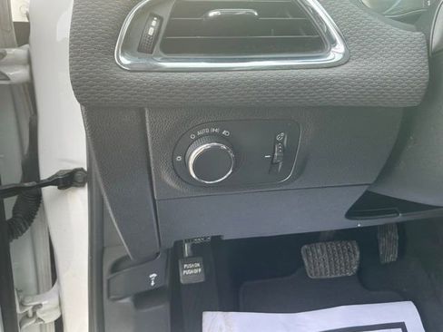 Used 2018 Chevrolet Cruze LT w/ Convenience Package image 17