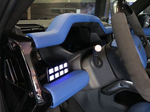 Used 2024 Land Rover Defender 110 X-Dynamic SE image 15