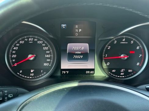 Used 2017 Mercedes-Benz GLC 300 4MATIC image 30