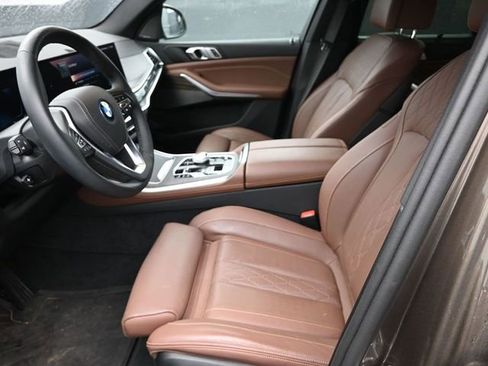 Used 2025 BMW X5 xDrive50e w/ Executive Package image 16