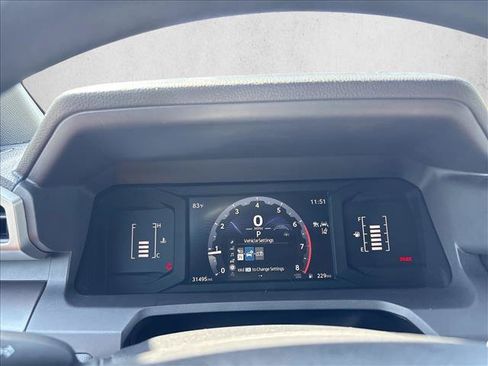 Certified 2025 Toyota Tacoma SR5 AWD/4WD image 13