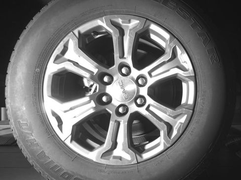 Used 2025 GMC Sierra 1500 SLT AWD/4WD image 35