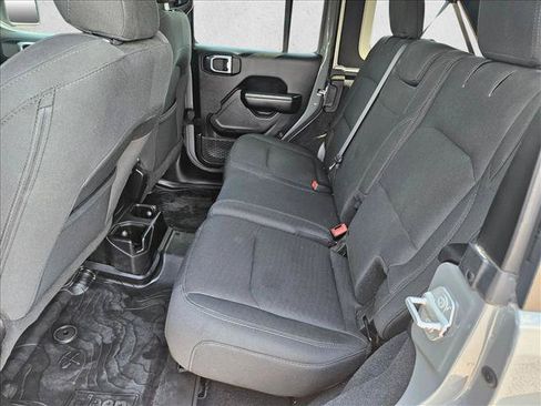 Used 2018 Jeep Wrangler Unlimited Sport S AWD/4WD image 18