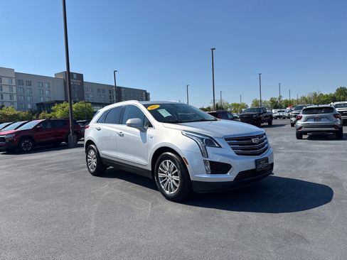 Used 2017 Cadillac XT5 Luxury w/ Driver Awareness Package AWD/4WD image 1