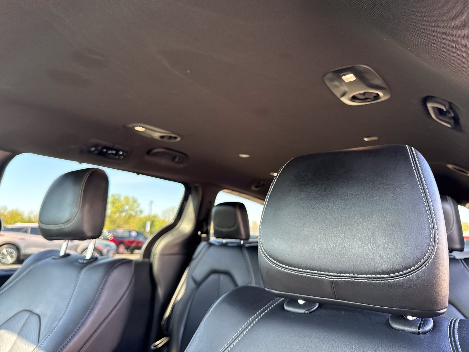 Used 2025 Chrysler Pacifica Select FWD image 20