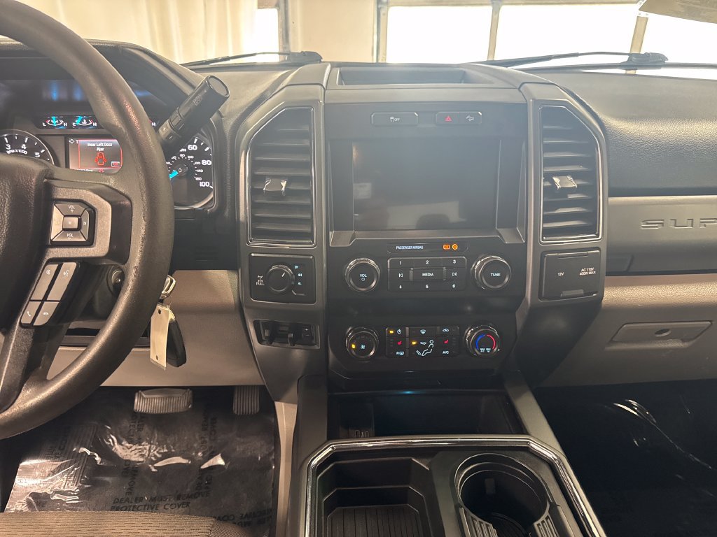Used 2021 Ford F250 XLT w/ XLT Premium Package AWD/4WD image 17