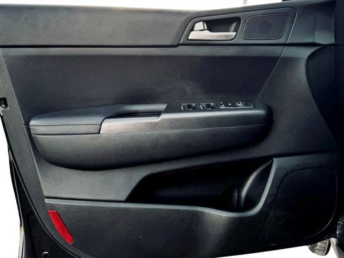 Used 2021 Kia Sportage LX image 16