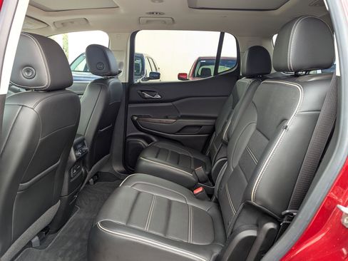 Used 2021 GMC Acadia Denali w/ Denali Technology Package image 15