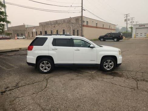 Used 2017 GMC Terrain SLE w/ Driver Alert Package I FWD image 11