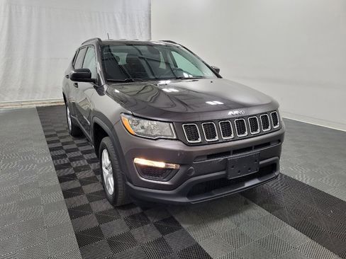 Used 2018 Jeep Compass Sport w/ Tech Group AWD/4WD image 13