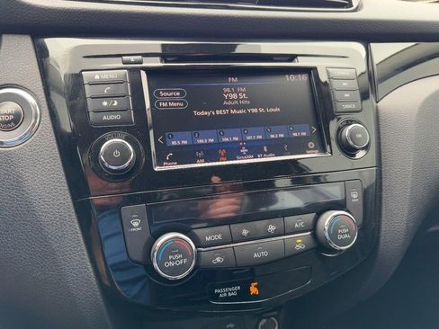 Used 2022 Nissan Rogue Sport SV image 19