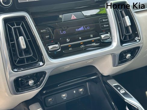 Used 2022 Kia Sorento SX FWD image 18