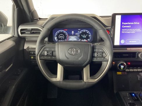 Used 2024 Toyota Tacoma 4x4 Double Cab image 9