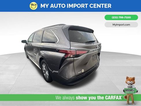 Used 2021 Toyota Sienna XLE w/ XLE Plus Package AWD/4WD image 4
