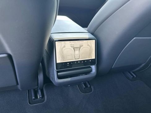 Used 2024 Tesla Model 3 Long Range AWD/4WD image 17