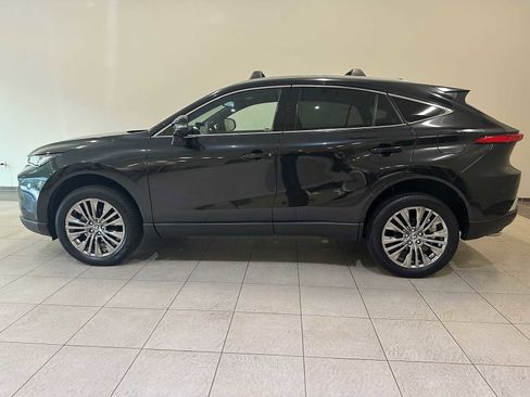 Used 2024 Toyota Venza Limited image 3