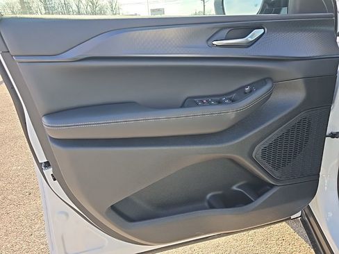 New 2026 Jeep Grand Cherokee L Laredo AWD/4WD image 13