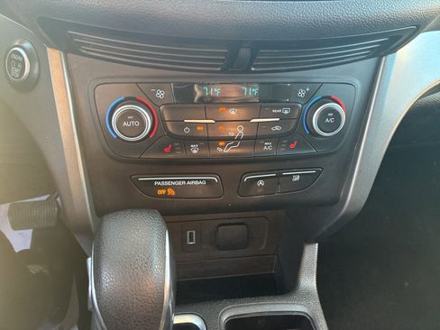 Used 2019 Ford Escape SE image 19