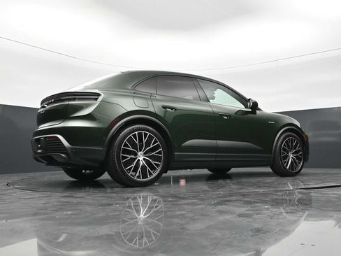 New 2026 Porsche Macan 4 Electric AWD/4WD image 42
