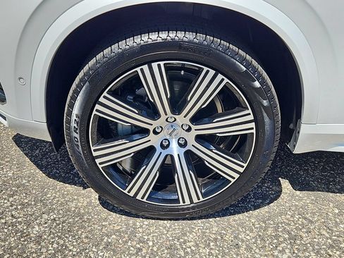 Used 2025 Volvo XC90 B6 Plus w/ Protection Package Premier AWD/4WD image 11