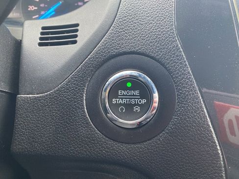 Used 2019 Ford Explorer XLT image 21