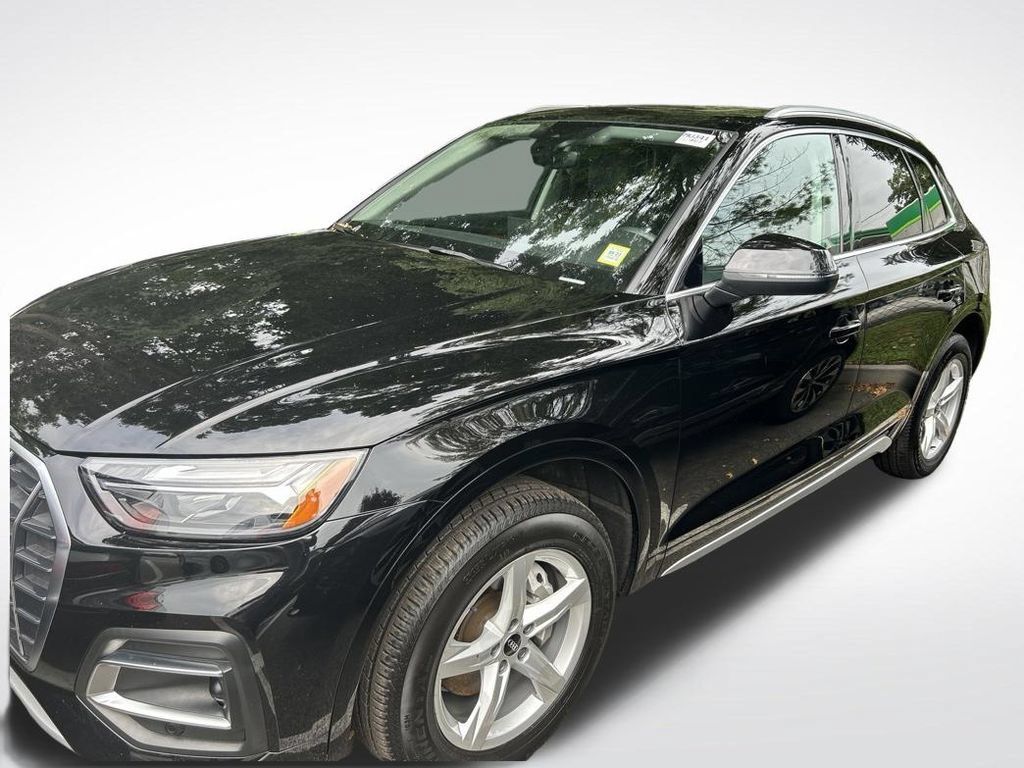 Used 2023 Audi Q5 2.0T Premium w/ Convenience Package AWD/4WD image 2