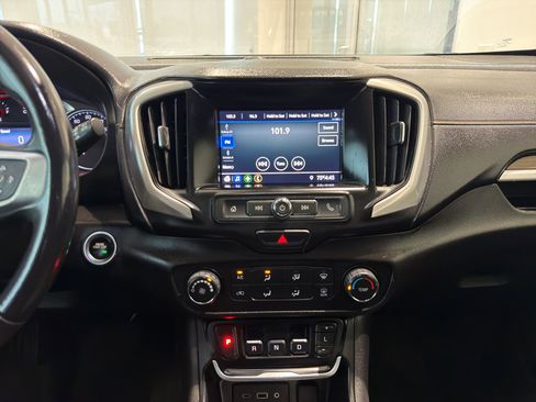 Used 2020 GMC Terrain SLE w/ Elevation Edition FWD image 16