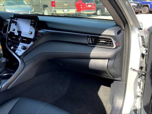 Used 2024 Toyota Camry SE image 17