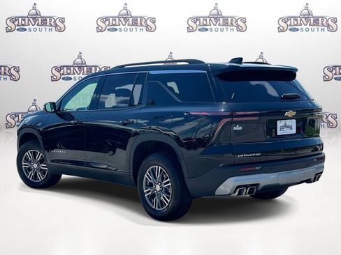 Used 2026 Chevrolet Traverse LT FWD image 5