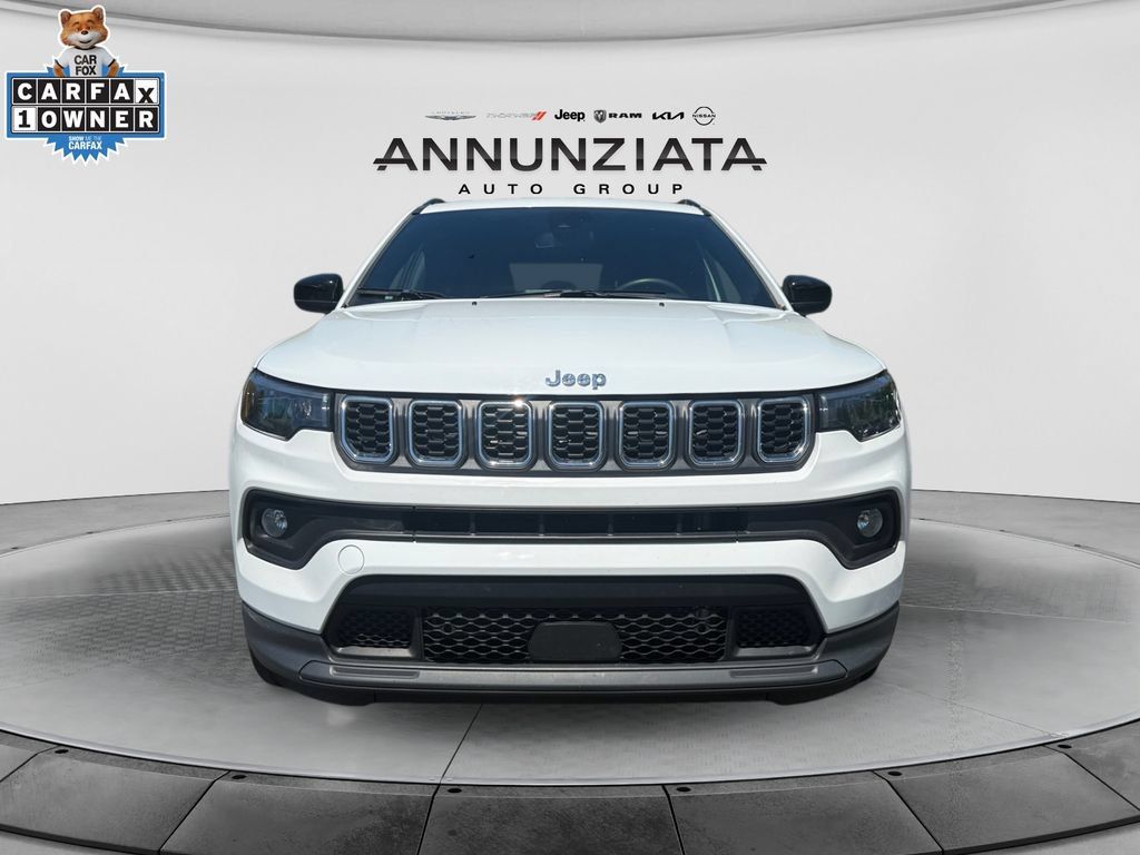 Used 2025 Jeep Compass Latitude AWD/4WD image 8