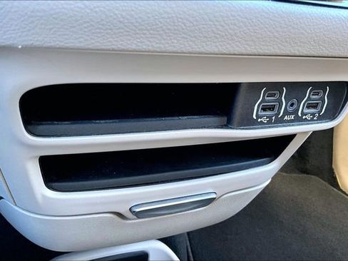 Used 2024 Chrysler Voyager LX image 16