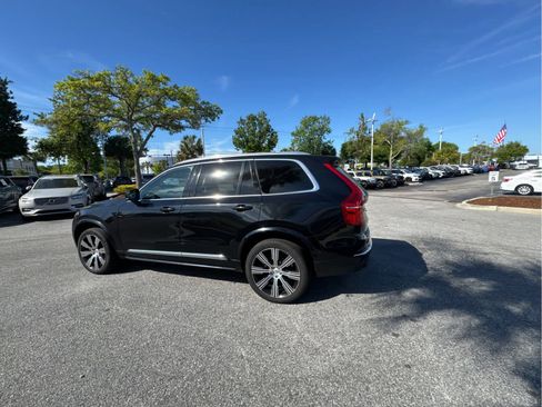 Used 2023 Volvo XC90 B6 Ultimate w/ Lounge Package image 12