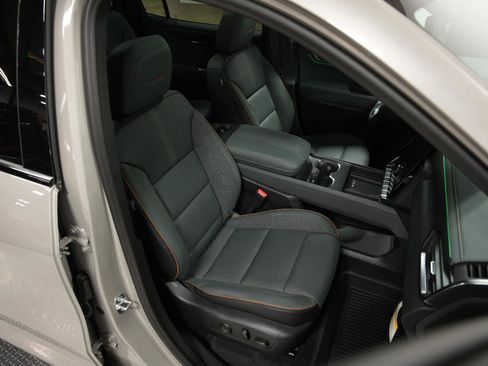 New 2026 GMC Acadia AT4 w/ Luxury Package image 18