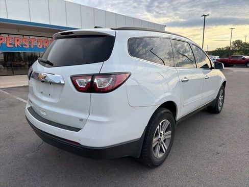 Used 2017 Chevrolet Traverse LT w/ Traveler's Package image 4