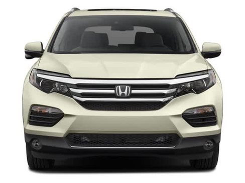Used 2017 Honda Pilot Touring image 4