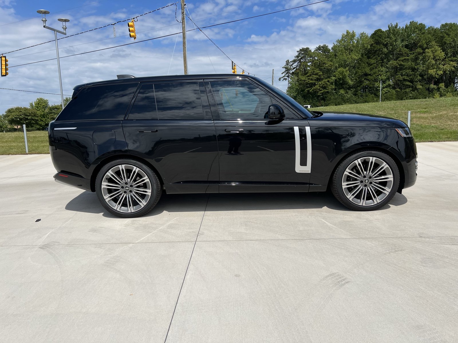 Used 2024 Land Rover Range Rover Autobiography AWD/4WD image 9