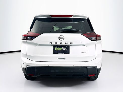 Used 2025 Nissan Rogue SV image 7