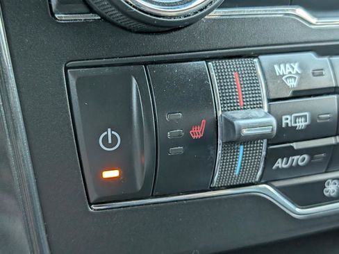 Used 2019 Ford Explorer XLT w/ Equipment Group 202A FWD image 21