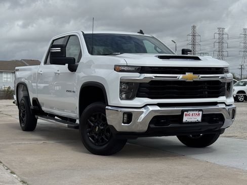 Used 2025 Chevrolet Silverado 2500 LT w/ Convenience Package image 2