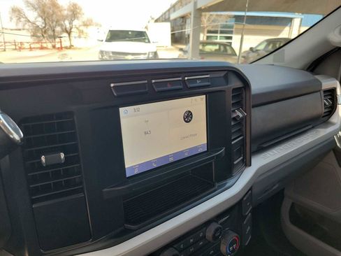 Used 2024 Ford F250 XLT image 16