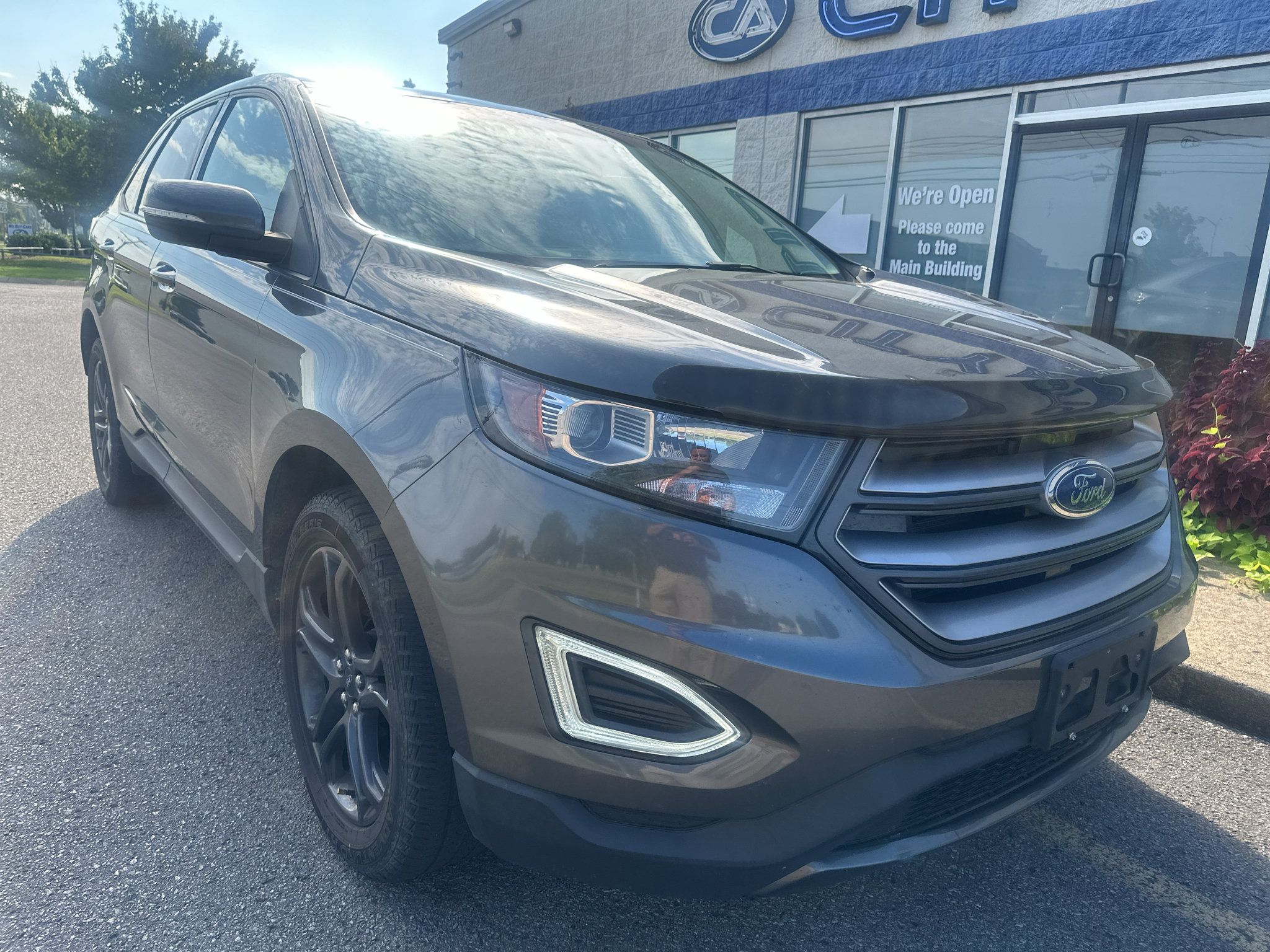 Used 2018 Ford Edge SEL w/ Equipment Group 201A AWD/4WD image 2